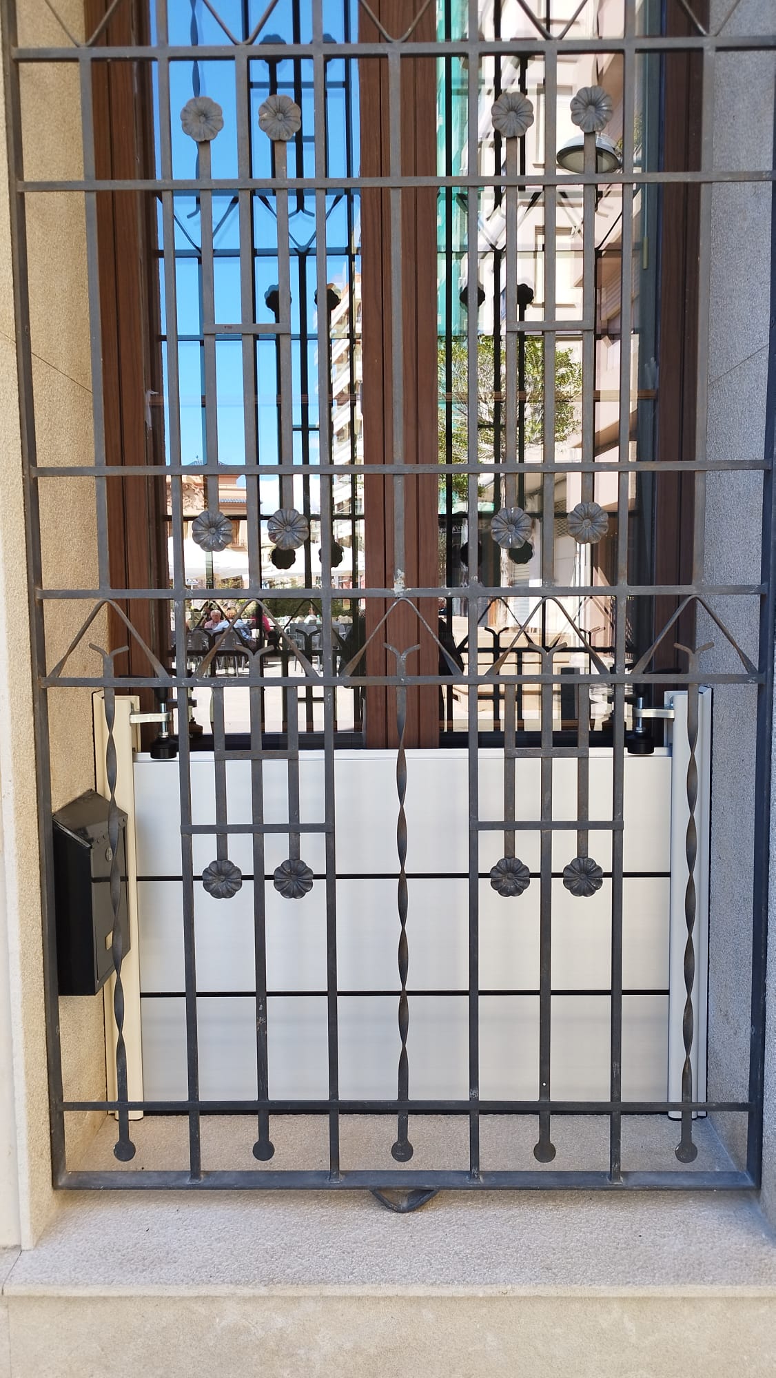 barrera 68 cm ventana de frente