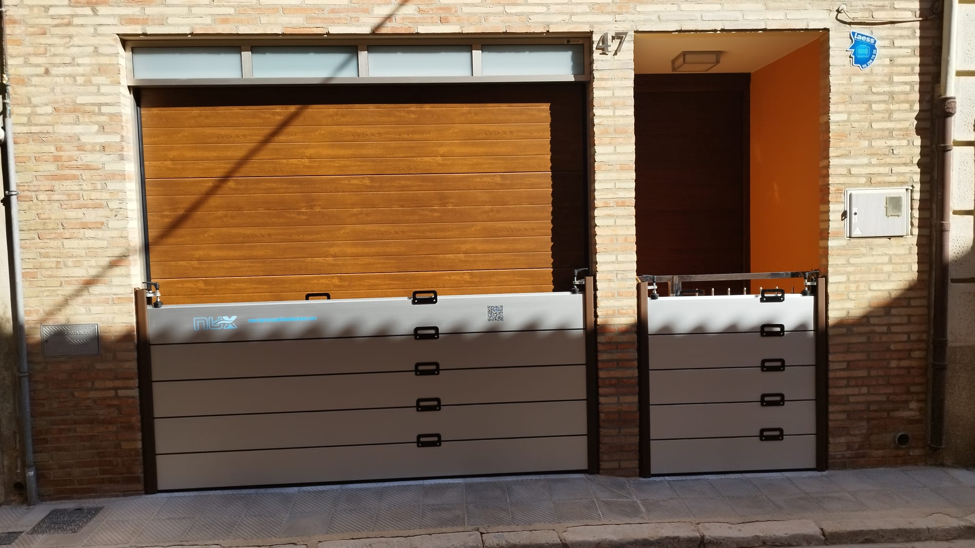 barreras garaje y vivienda de 112 cm de frente