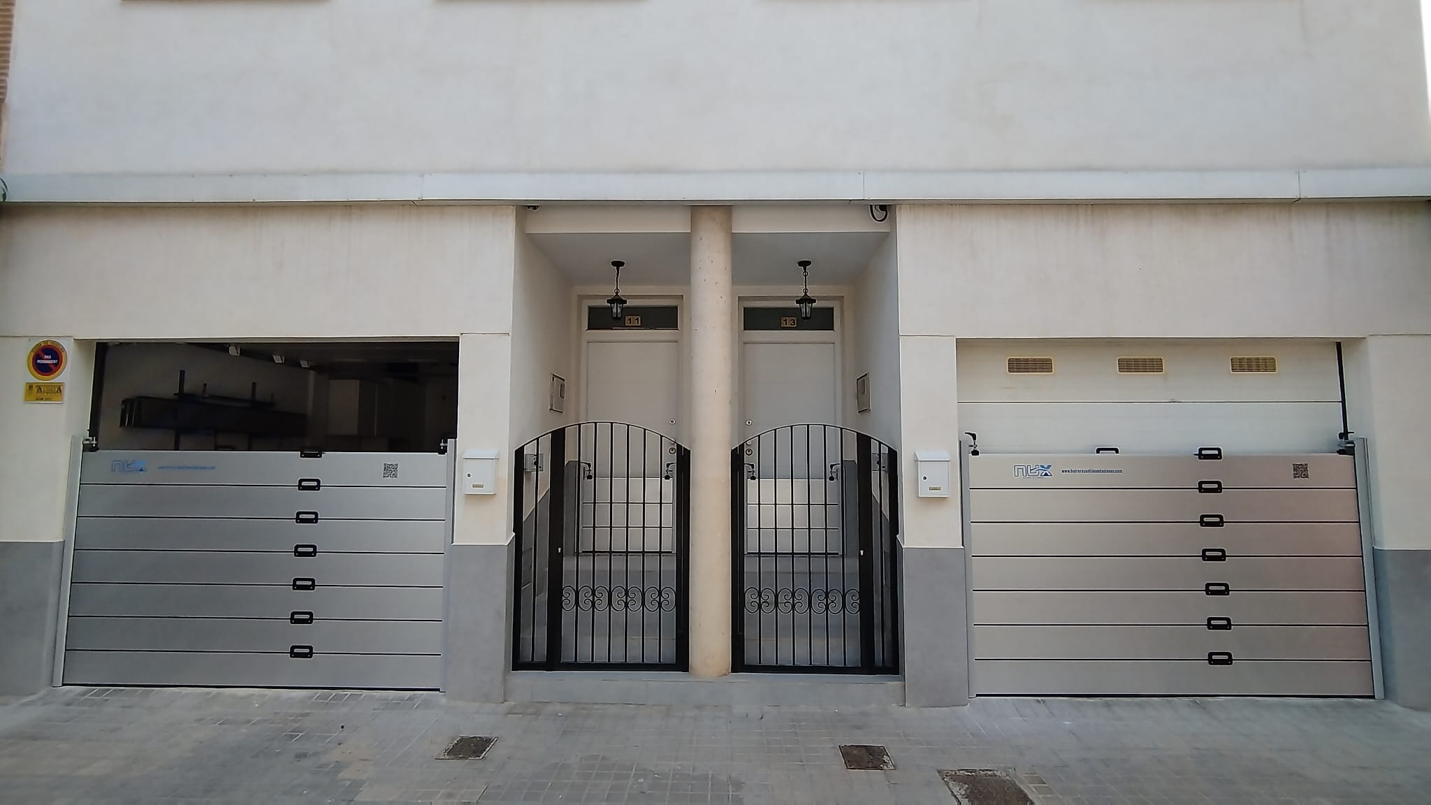 barrera vivienda y garaje